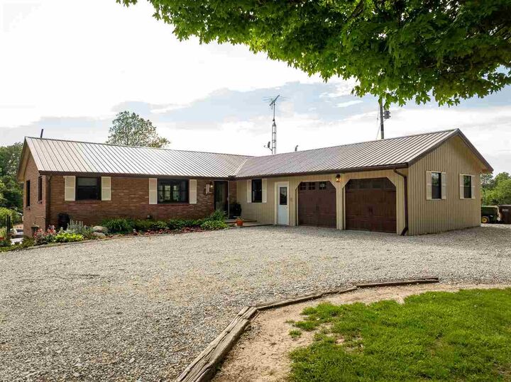 Property Photo: 580 S State Road 1 IN 47327