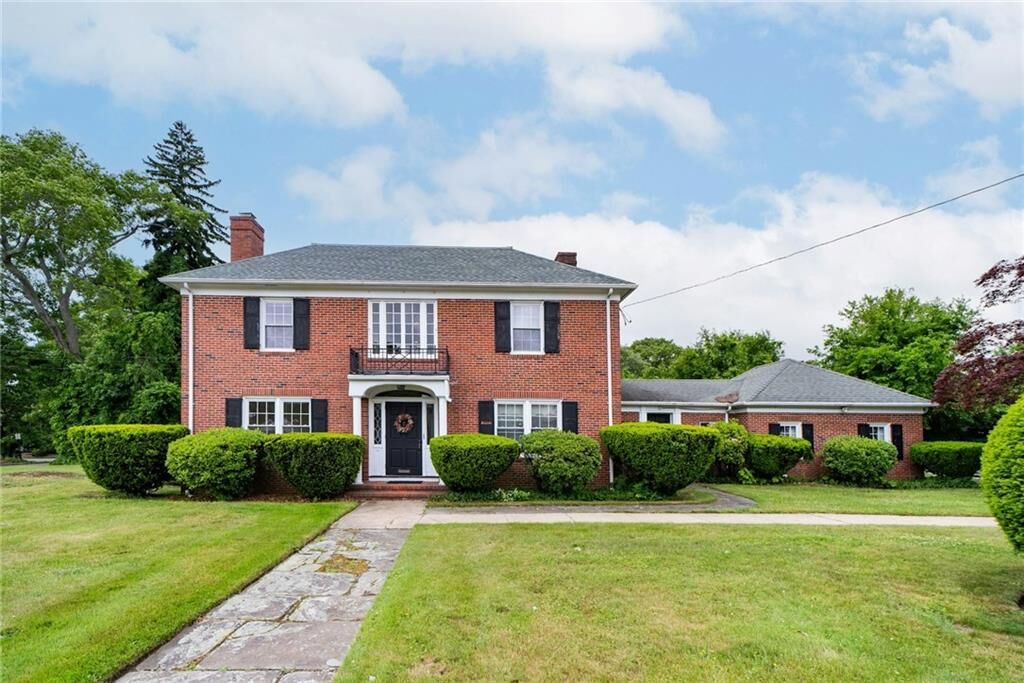 Property Photo:  873 Warwick Avenue  RI 02888 