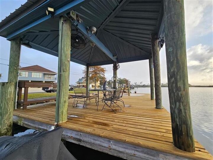 Property Photo:  24A River Rd Road  LA 70601 