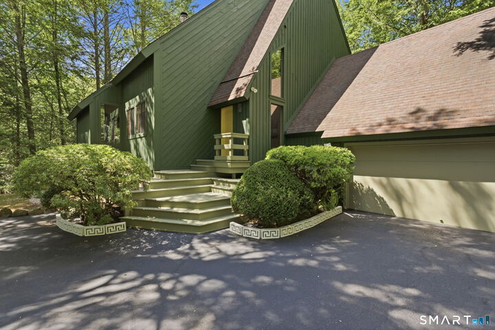 Property Photo:  409 Jones Hollow Road  CT 06447 