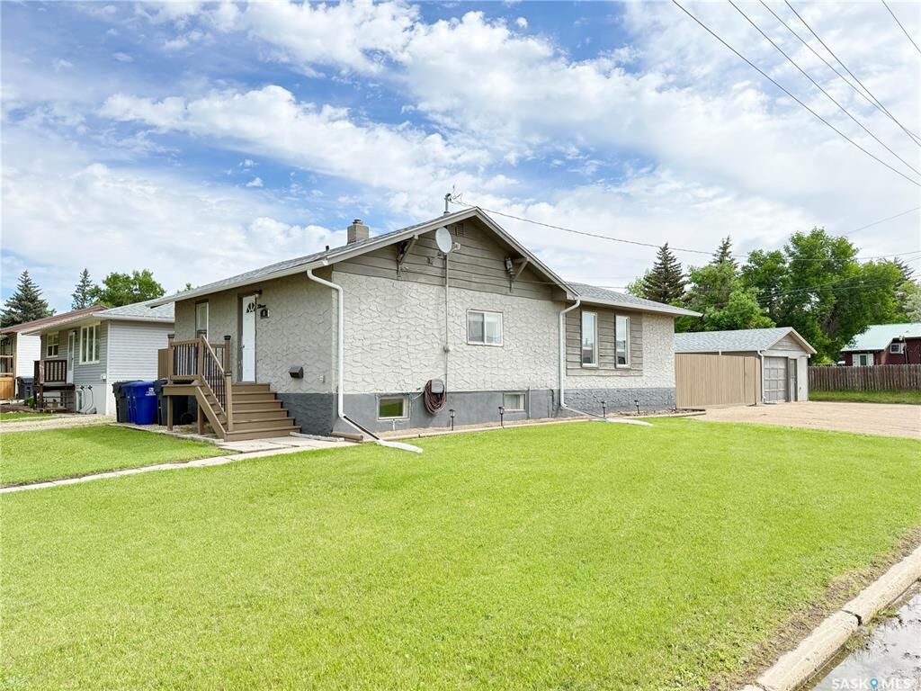 Photo de la propriété: 4 9th Street SK S4H 1E5
