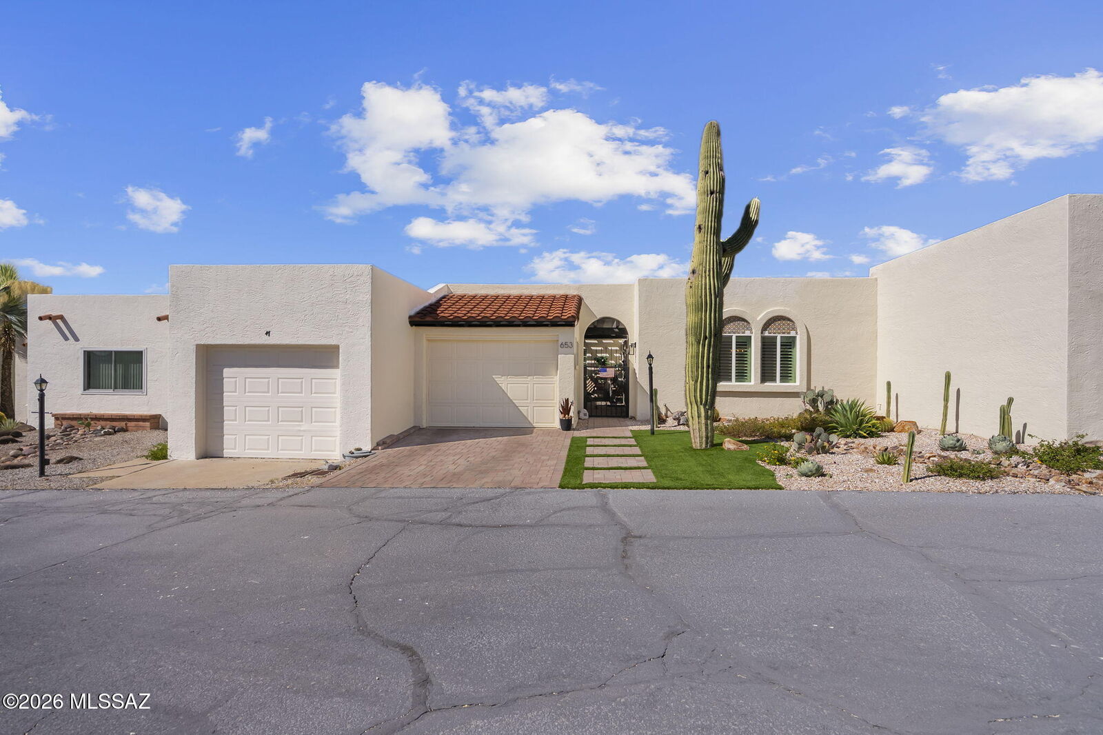 Property Photo: 653 W Redondo Place AZ 85614