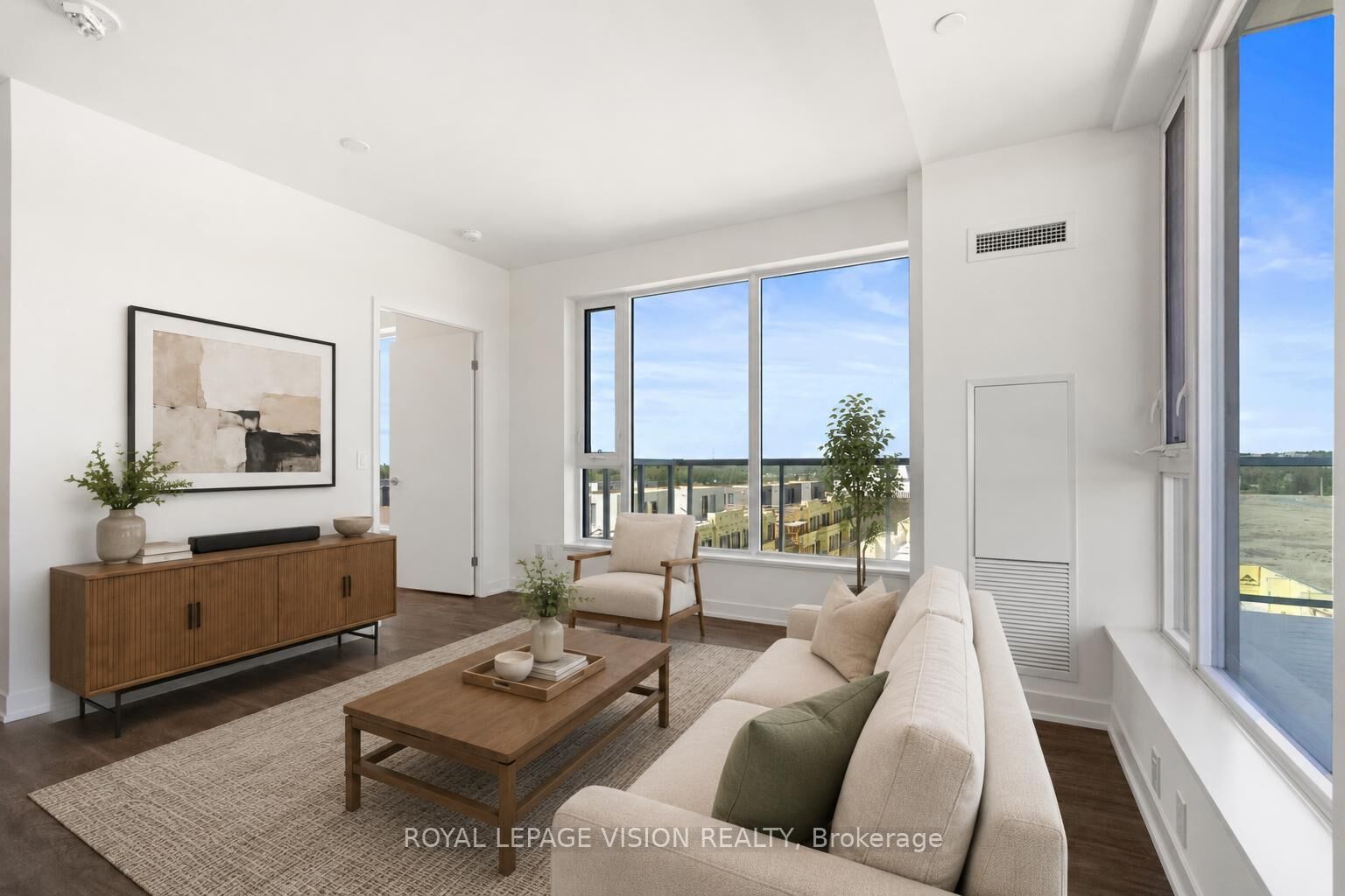 Property Photo: 2 David Eyer Road 625 ON L4S 0N6