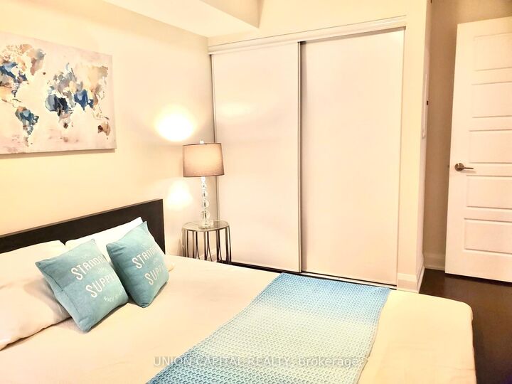 Property Photo: 1 Uptown Drive 910 ON L3R 5C1