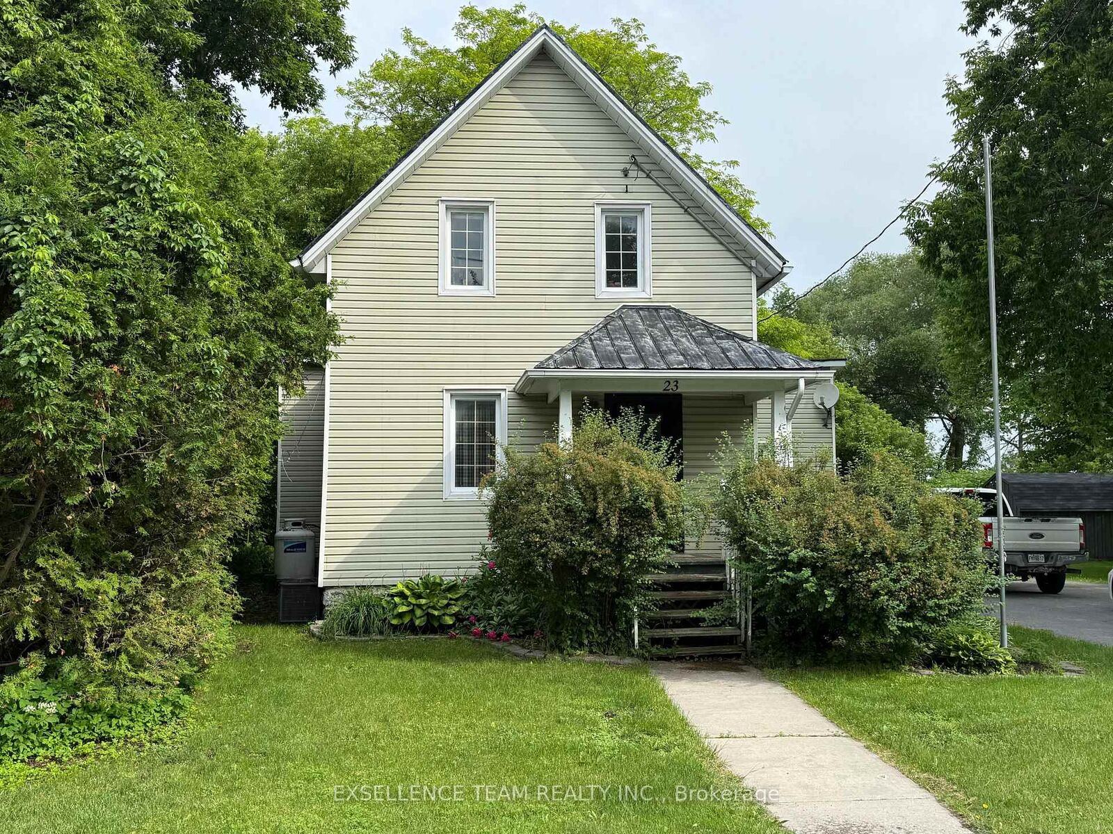 Property Photo: 23 Mechanic Street E ON K0C 1T0