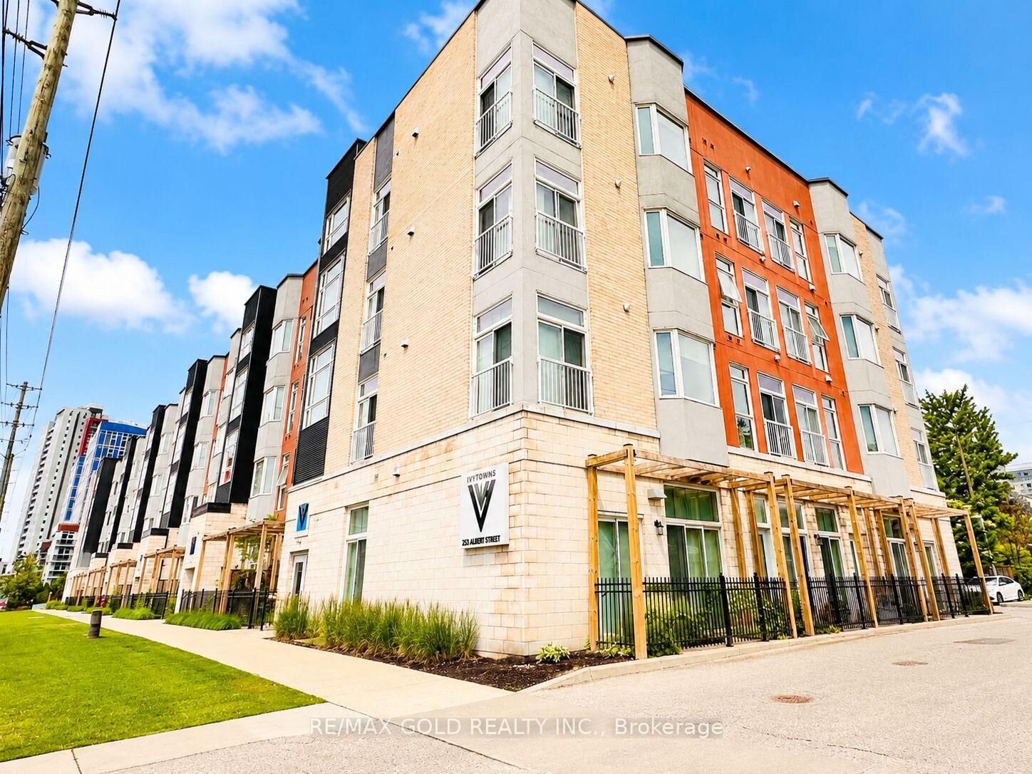 Property Photo: 253 Albert Street 112 ON N2L 0G3