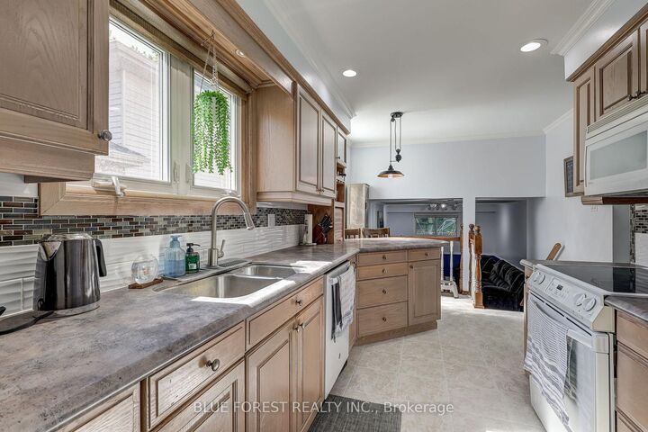 Property Photo: 219 Worthington Avenue ON N5Z 4H9