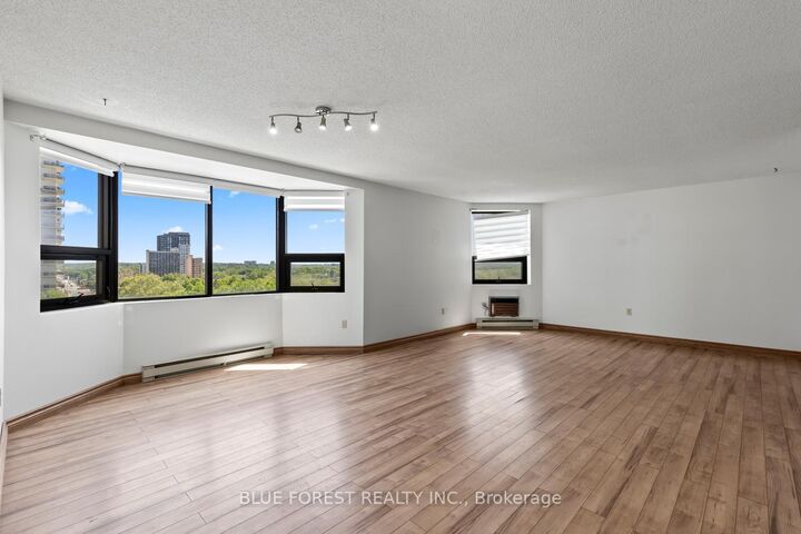 Property Photo: 549 Ridout Street N 702 ON N6A 5N5