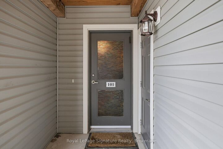 Property Photo: 4 Anchorage Crescent 101 ON L9Y 0Y6