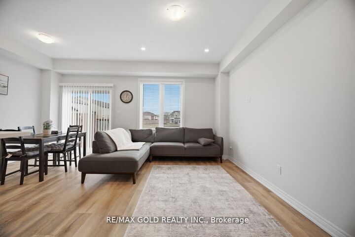 Property Photo: 30 Mia Drive 2 ON L9B 0K1