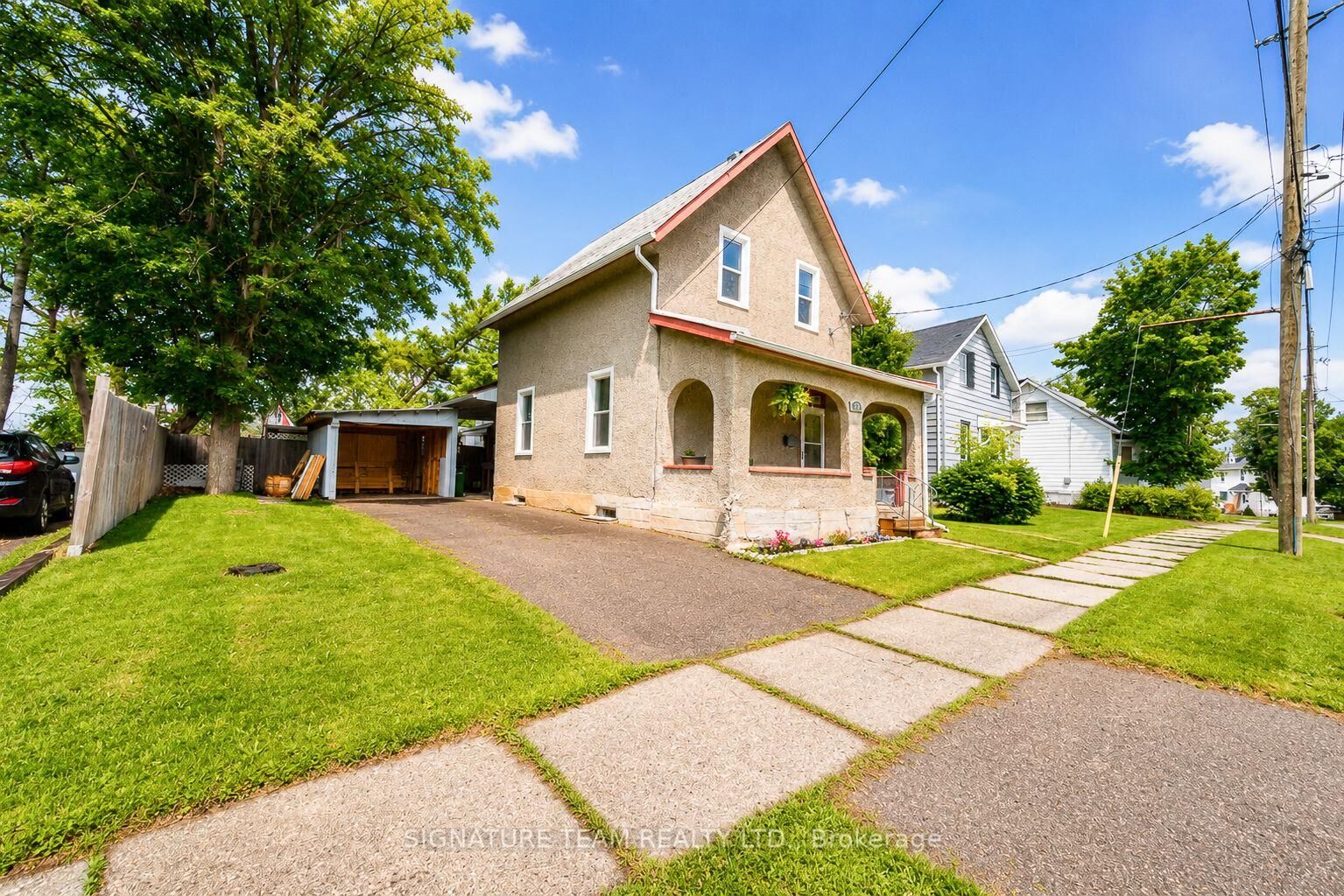 Property Photo: 652 Moffat Street ON K8A 3Y1