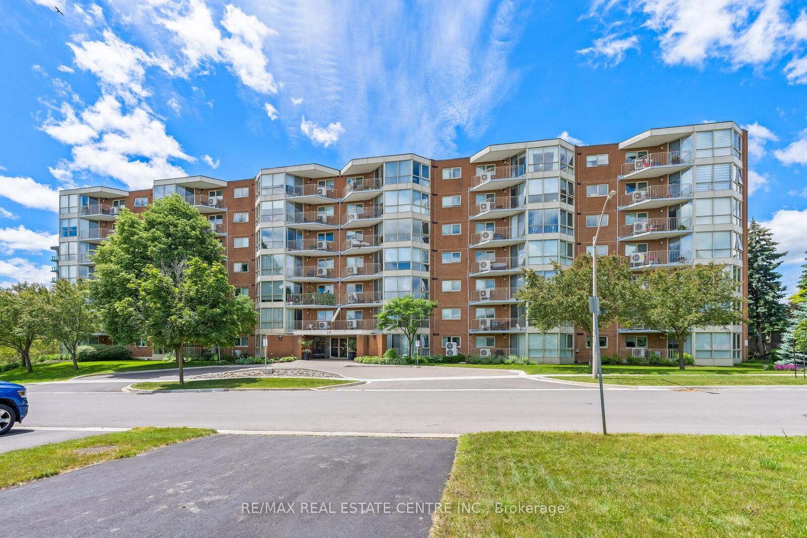Property Photo: 26 Hall Road 406 ON L7G 0J8