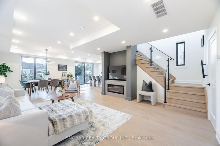 Property Photo: 720 Hillman Crescent ON L4Y 2J2