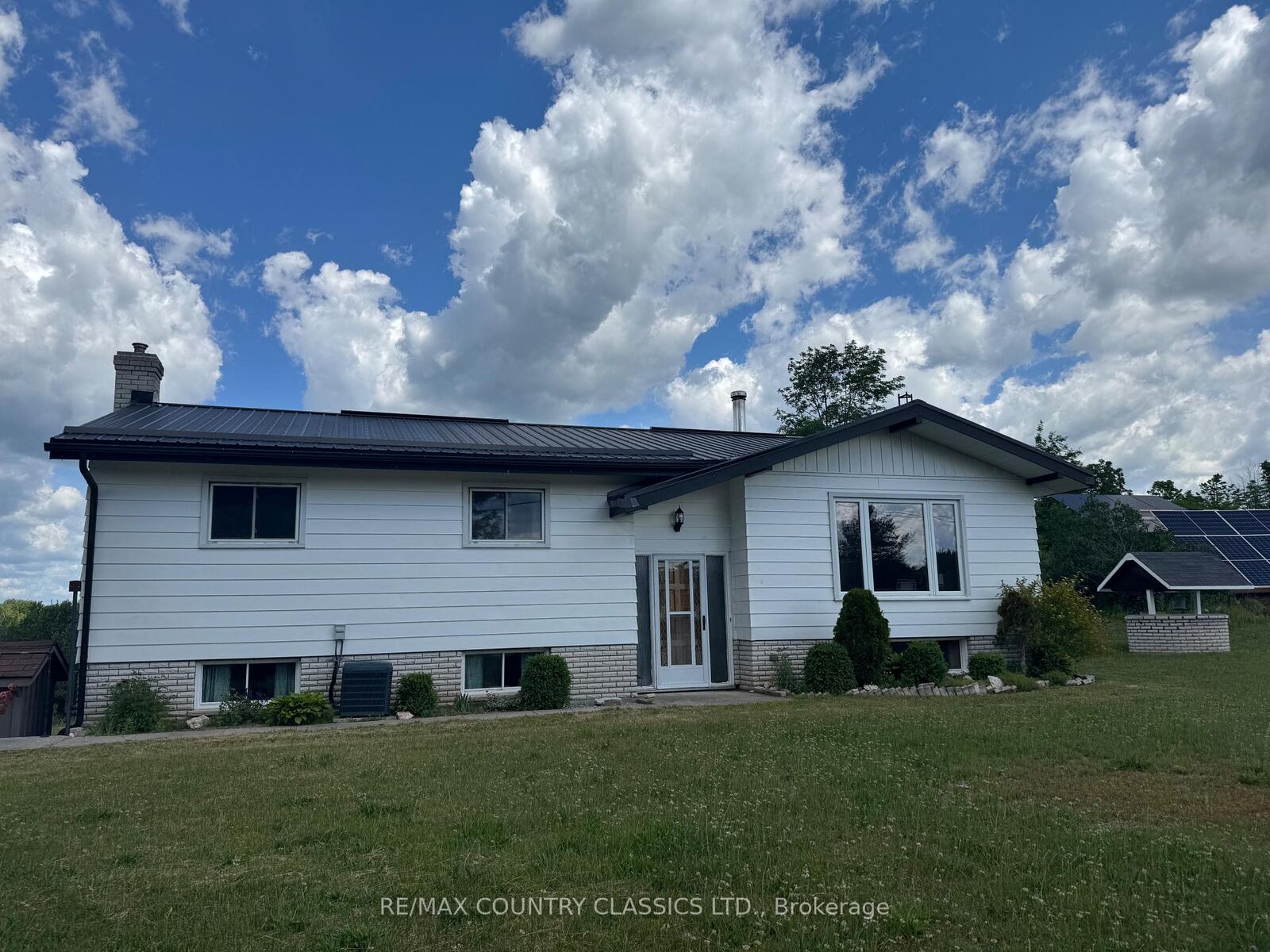 Property Photo: 18 Soikie Road ON K0K 3J0