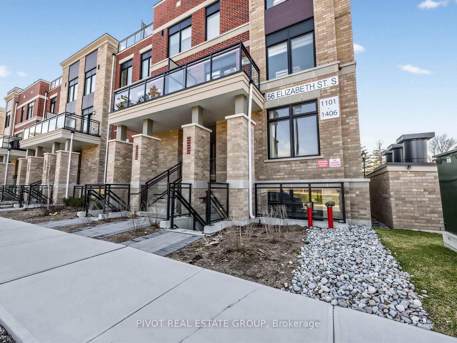 Property Photo: 56 Elizabeth Street S 1101 ON L4C 5W2