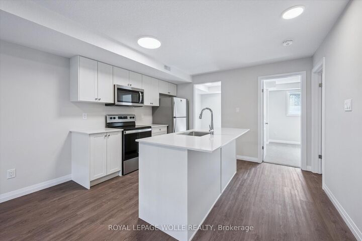 410 Northfield Drive W D13 — photo 1