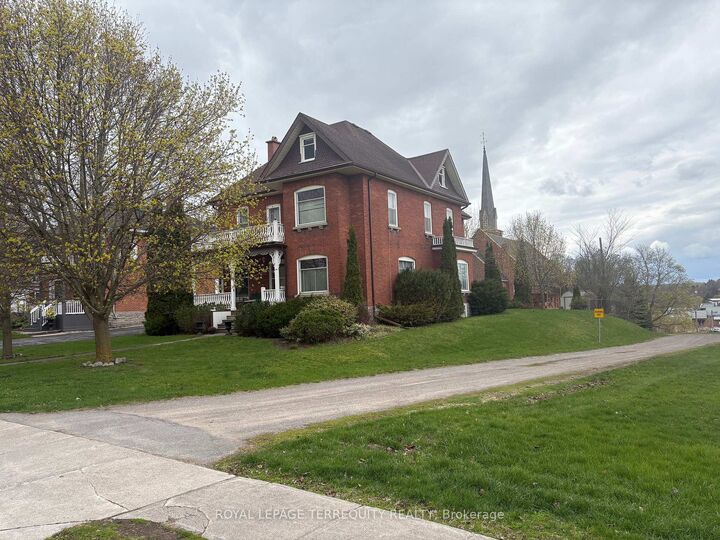 Property Photo:  16 Booth Street S  ON K0L 1L0 