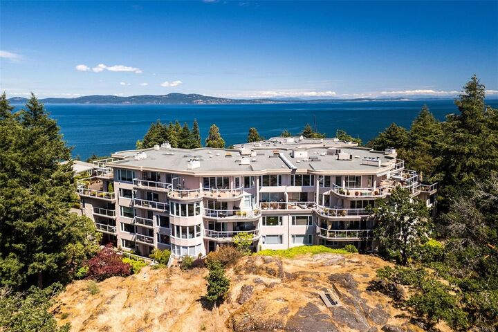 2829 Arbutus Rd #Ph52 — photo 1