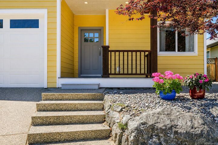 Property Photo: 5888 Stonehaven Dr BC V9L 0E8