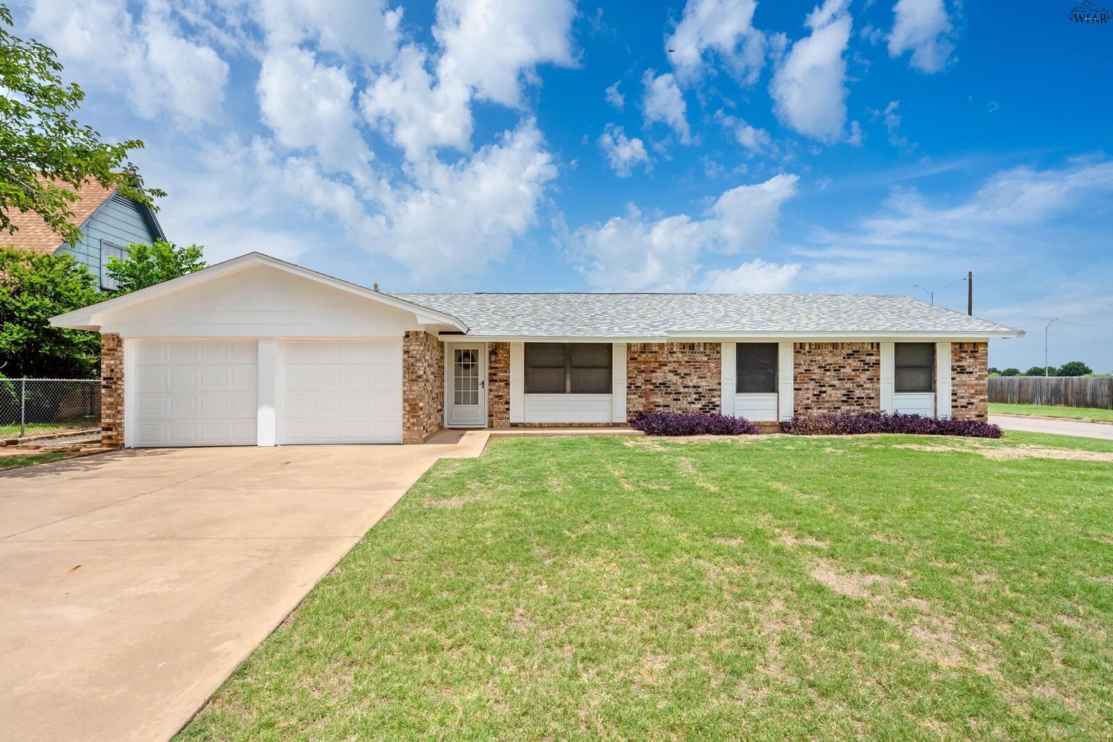 Property Photo: 700 W Manes Avenue TX 76367