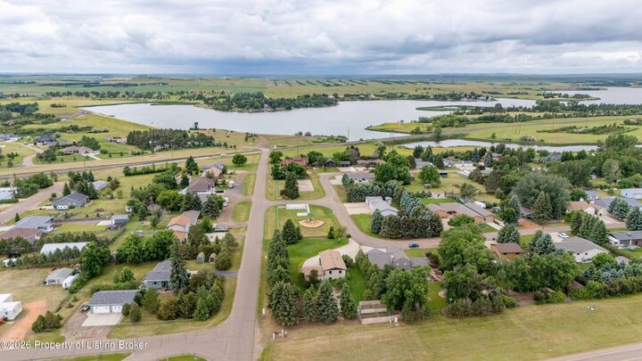 Property Photo:  3030 Lakeview Drive  ND 58601 