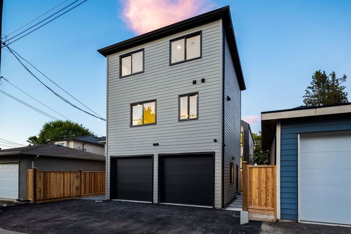 Property Photo: 6831 Salisbury Avenue 3 BC V5E 2Z4