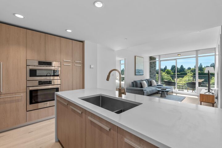 1210 E 27th Street 404 — photo 1