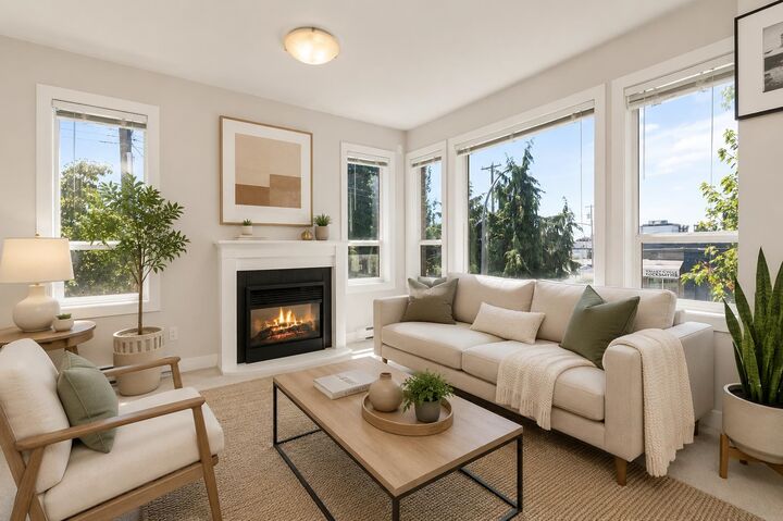 Property Photo: 9422 Victor Street 206 BC V2P 0B8