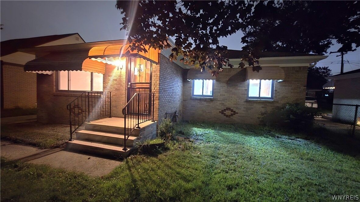 Property Photo:  841 George Urban Boulevard  NY 14225 