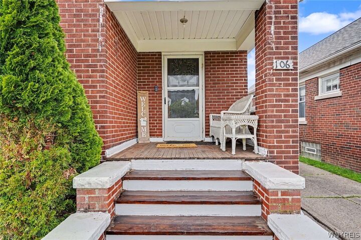 Property Photo:  106 Palm Street  NY 14218 