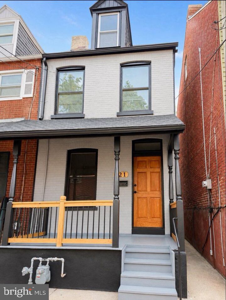 Property Photo:  621 Lake Street  PA 17603 