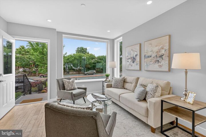 Property Photo:  1516 C Street NE  DC 20002 