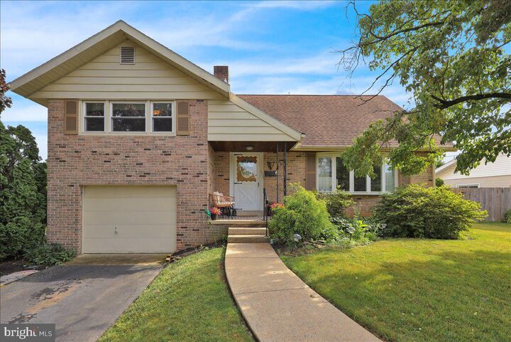 Property Photo:  1116 Dogwood Drive  PA 19609 