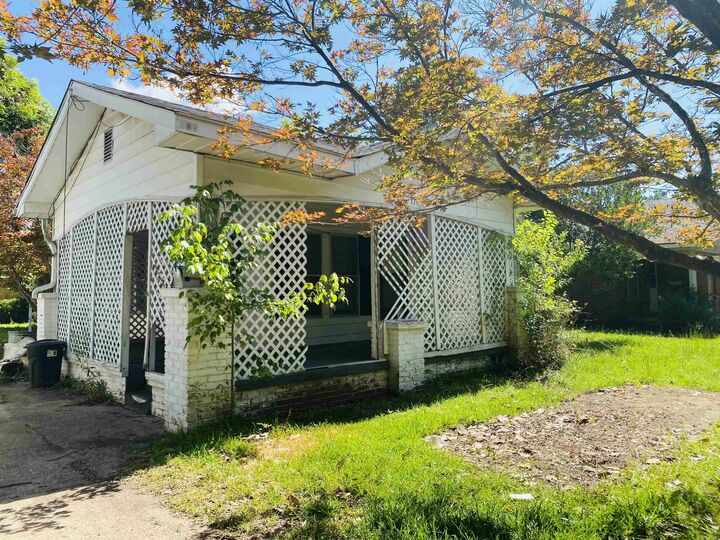 Property Photo:  171 North  AR 71701 