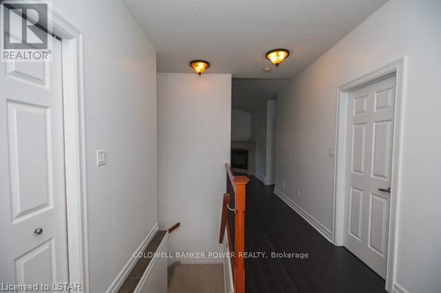 Property Photo:  176 Tanoak Drive  ON N6G 5R3 