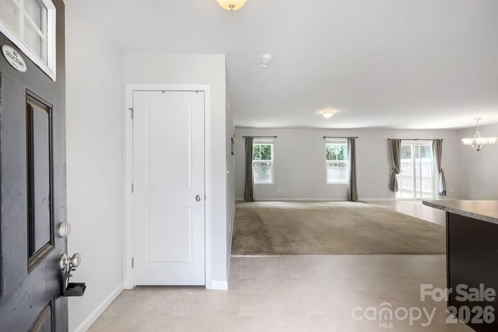 Property Photo:  1706 Hooper Court  NC 28212 
