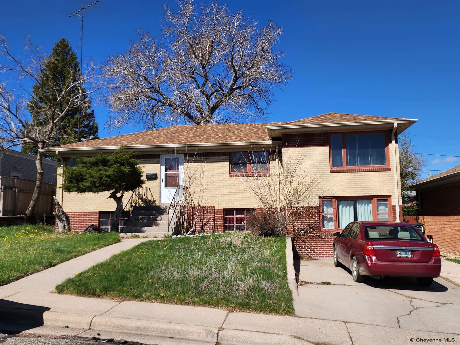 Property Photo:  1626 Crook Ave  WY 82001 