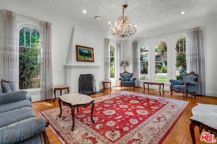 Property Photo:  10736 Ashton Ave  CA 90024 