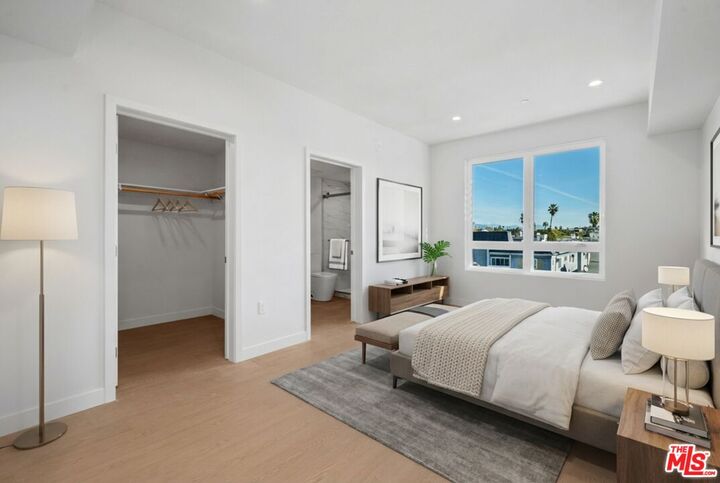 Property Photo:  1717 Winona Blvd  CA 90027 