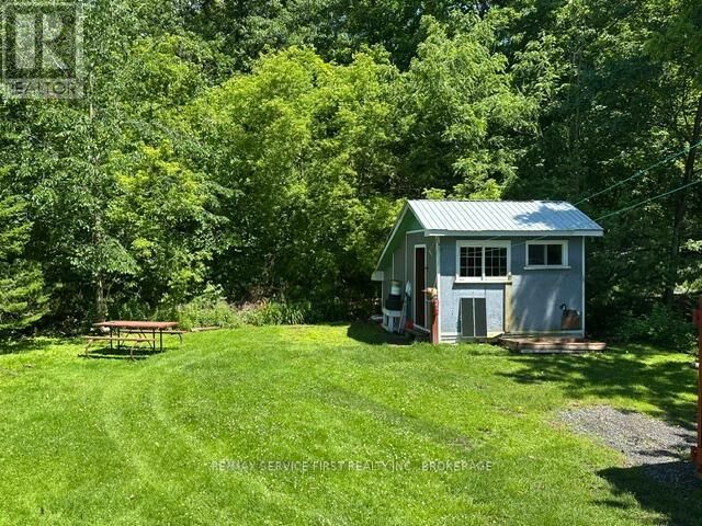 Property Photo:  67 Osborne Street  ON K7G 2N4 