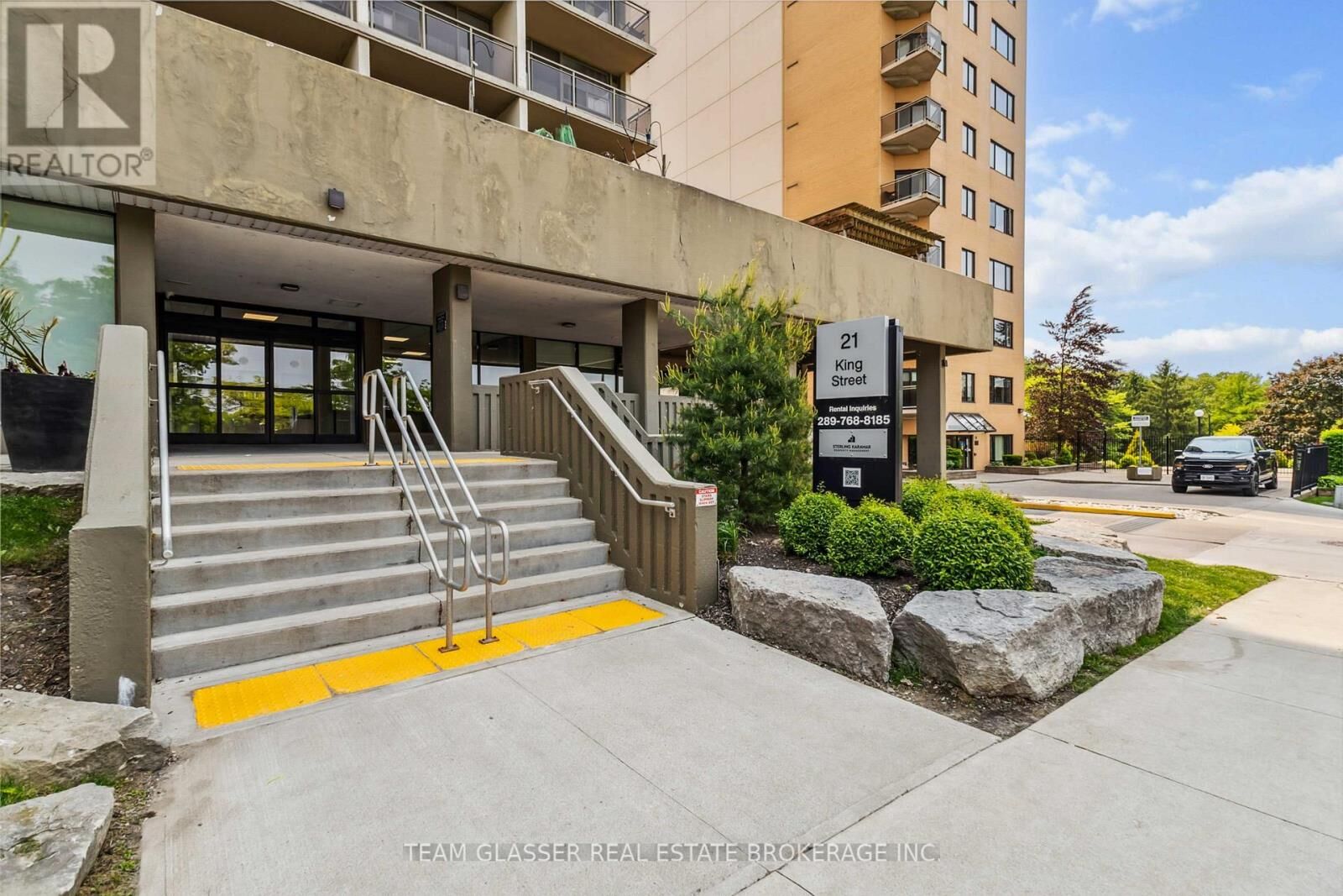 Property Photo:  21 King Street 409  ON N6A 5H3 