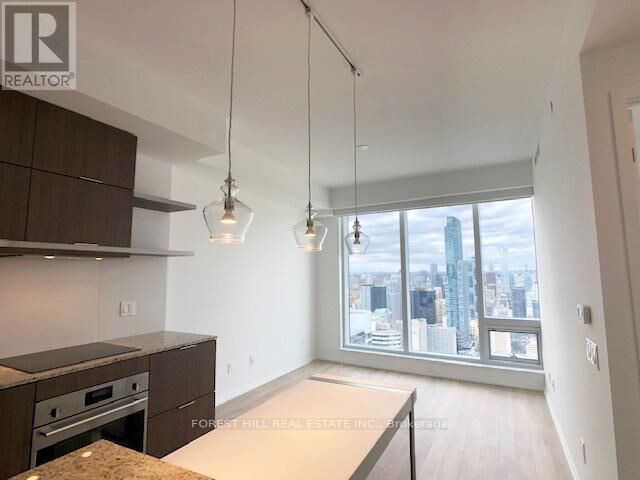 Property Photo:  197 Yonge Street 5301  ON M5B 1M4 