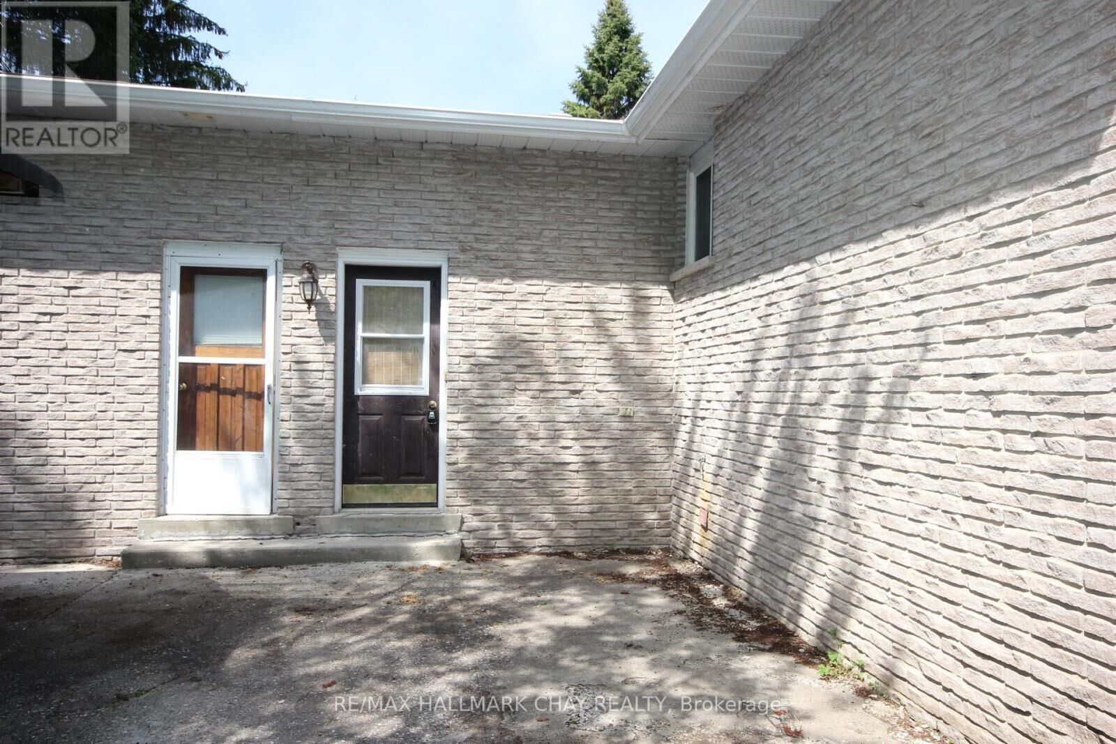 Property Photo: 2173 Willard Avenue ON L9S 2C1