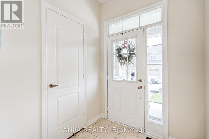 Property Photo:  25 Collier Crescent  ON L6E 0T2 