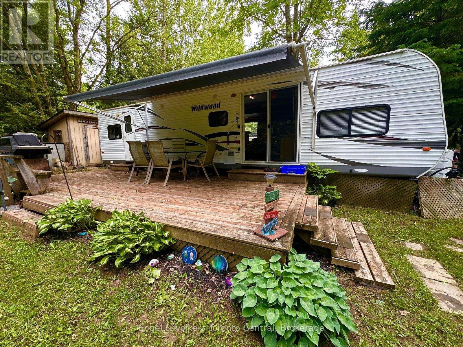 Property Photo:  7489 Sideroad 5 E W 22  ON N0G 2L0 