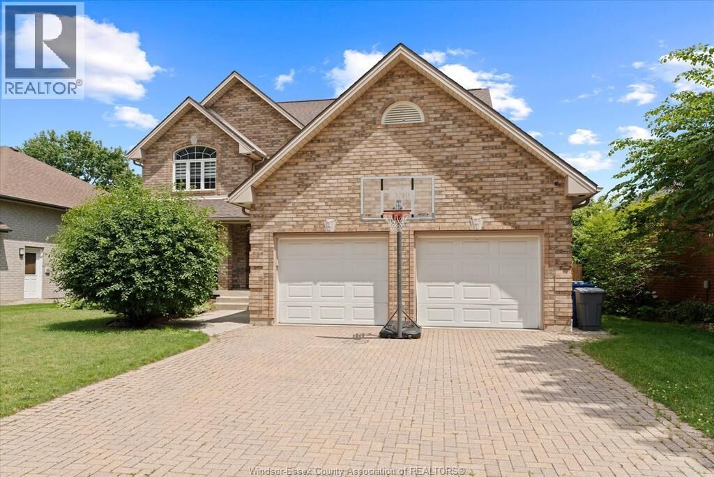 Property Photo:  5740 Wayne Street  ON N9H 2M5 