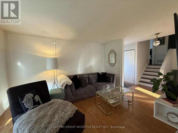 Property Photo:  24 Frost Trail  ON L4N 4X1 