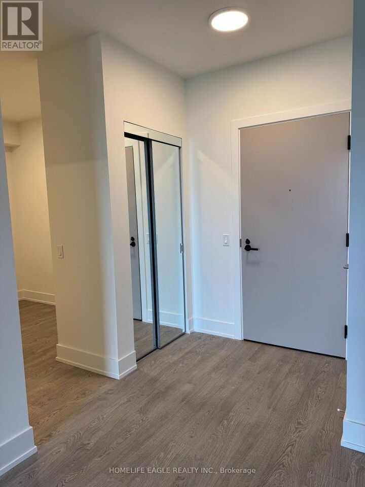 Property Photo: 858 Dupont Street 821 ON M6G 0C1
