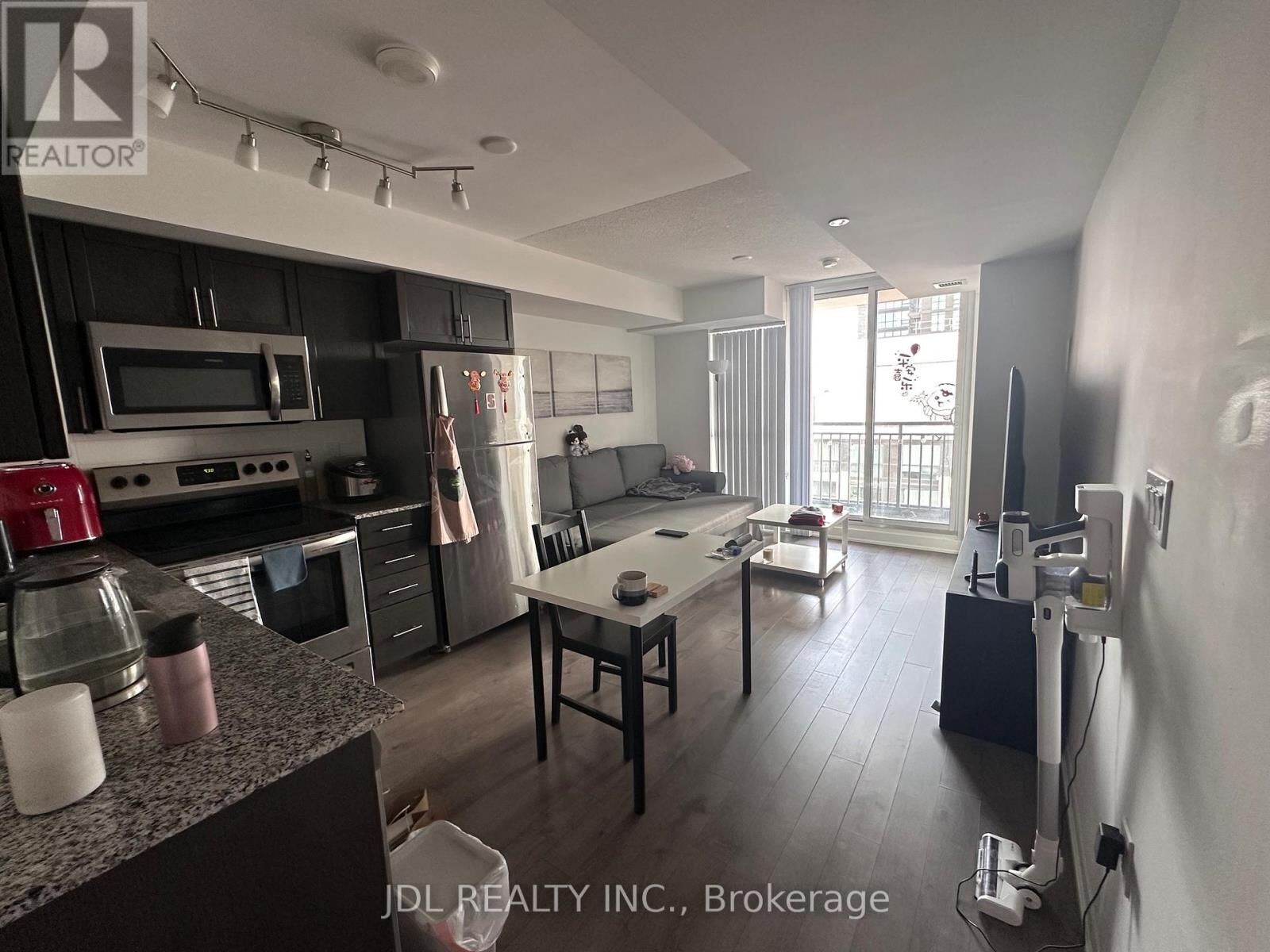 Property Photo: 3091 Dufferin Street 1411 ON M6A 0C4