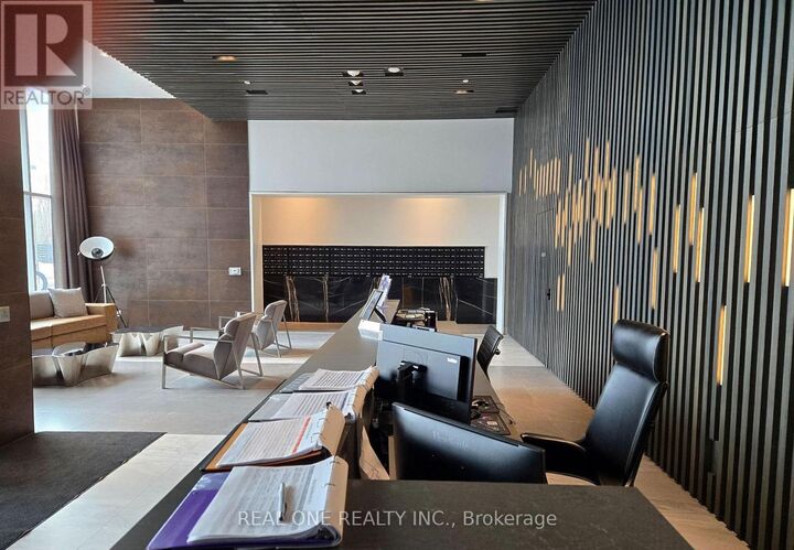 Property Photo:  2485 Taunton Road 617  ON L6H 0G3 